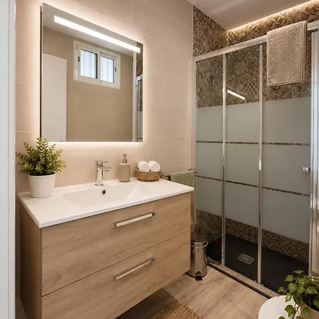 Look And Listen To The Ocean Like Never Before Apartament *