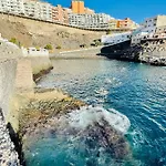 Look And Listen To The Ocean Like Never Before Apartment
