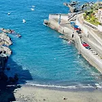 Look And Listen To The Ocean Like Never Before Apartament
