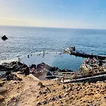 Look And Listen To The Ocean Like Never Before Apartament *