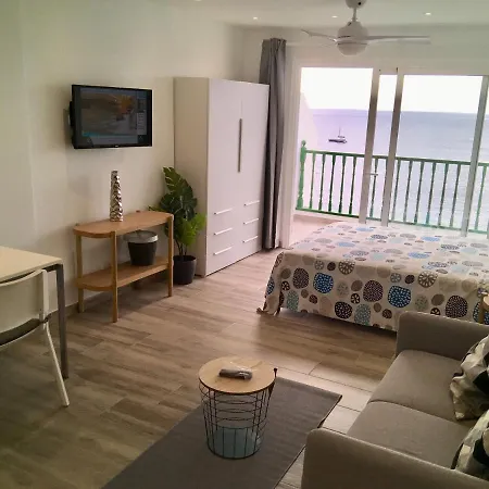 Look And Listen To The Ocean Like Never Before Apartament