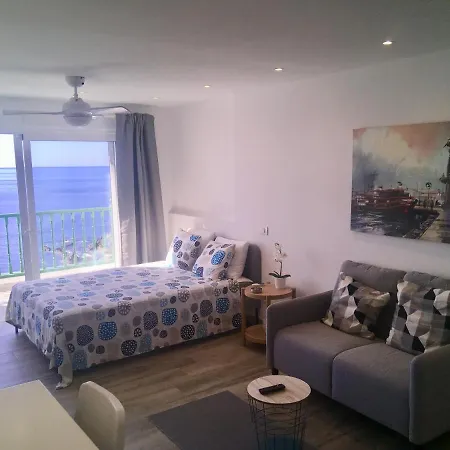 Apartament Look And Listen To The Ocean Like Never Before