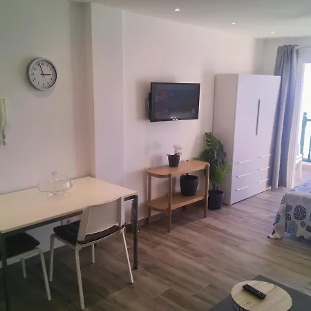 Look And Listen To The Ocean Like Never Before Apartament